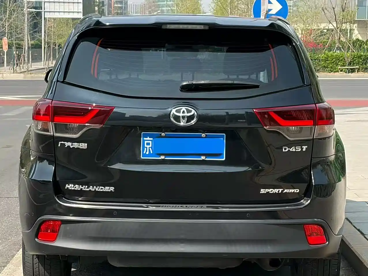 TOYOTA HIGHLANDER