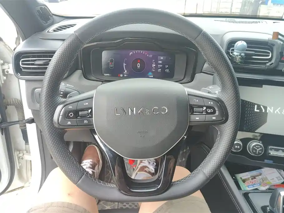 Lynk & Co 03 2021 2.0TD Auto Jin Plus фото 15