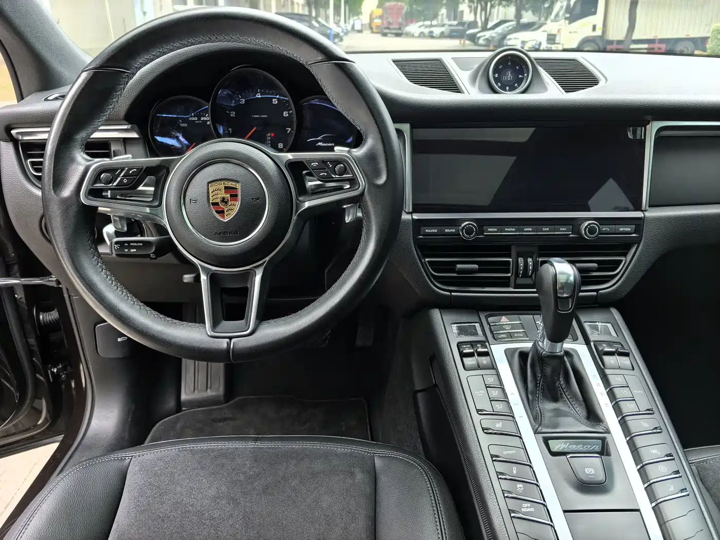 Porsche Macan 2018 Macan 2.0T фото 13