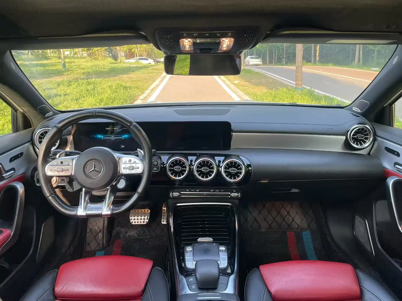 Mercedes-Benz A-Class AMG (Import) 2020 AMG A 35 4MATIC фото 4