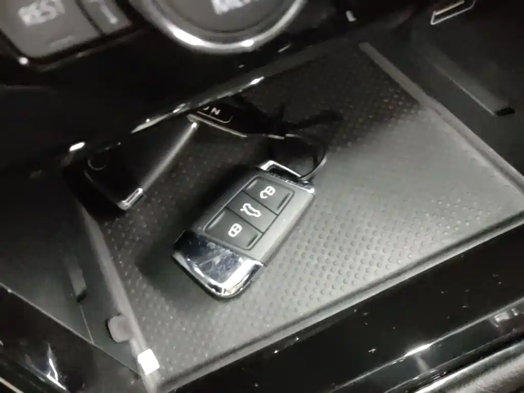 Volkswagen Passat 2019 330TSI Leading Premium Edition China V фото 9