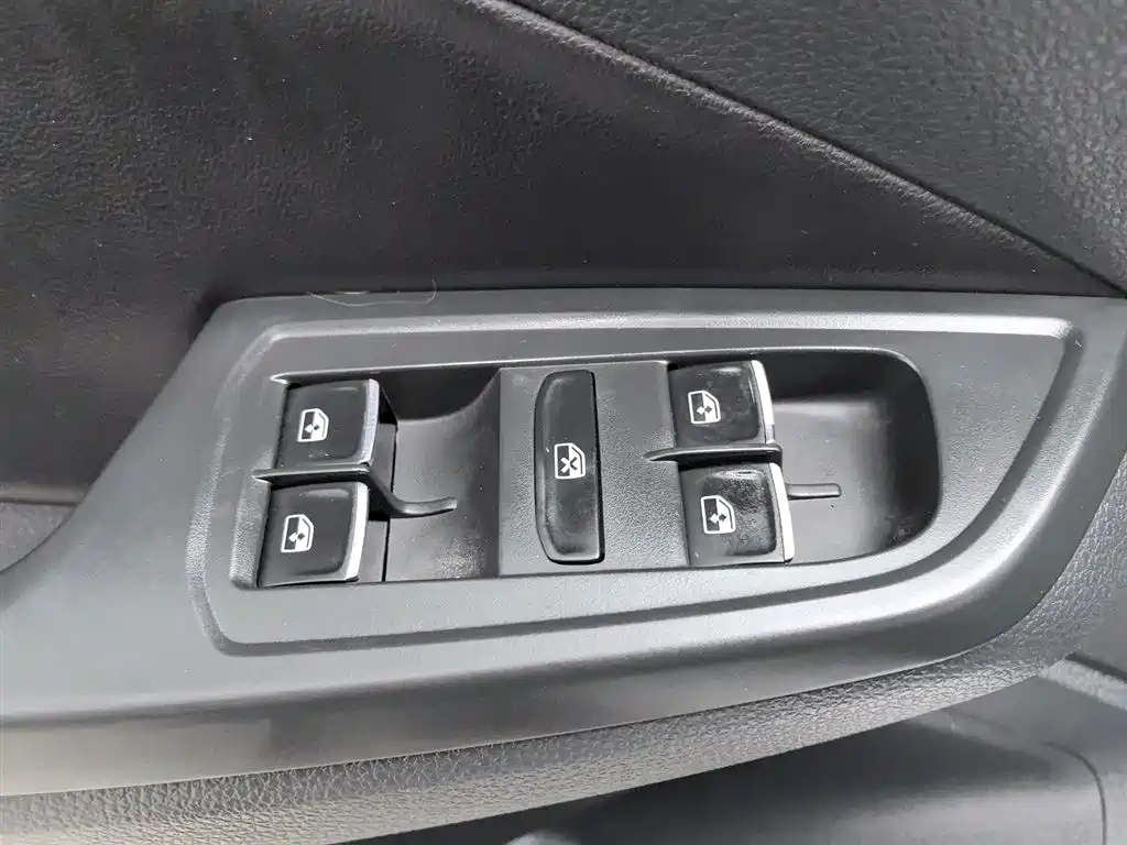 Volkswagen Bora 2017 1.6L Automatic Comfort фото 9