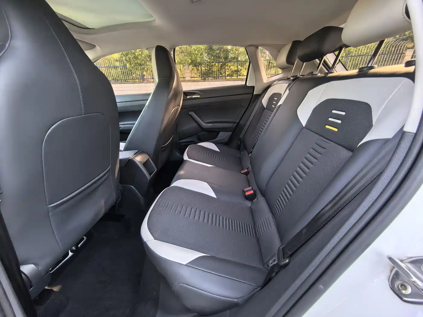 Volkswagen Polo 2019 Plus 1.5L Automatic Colorful Tech Edition фото 8