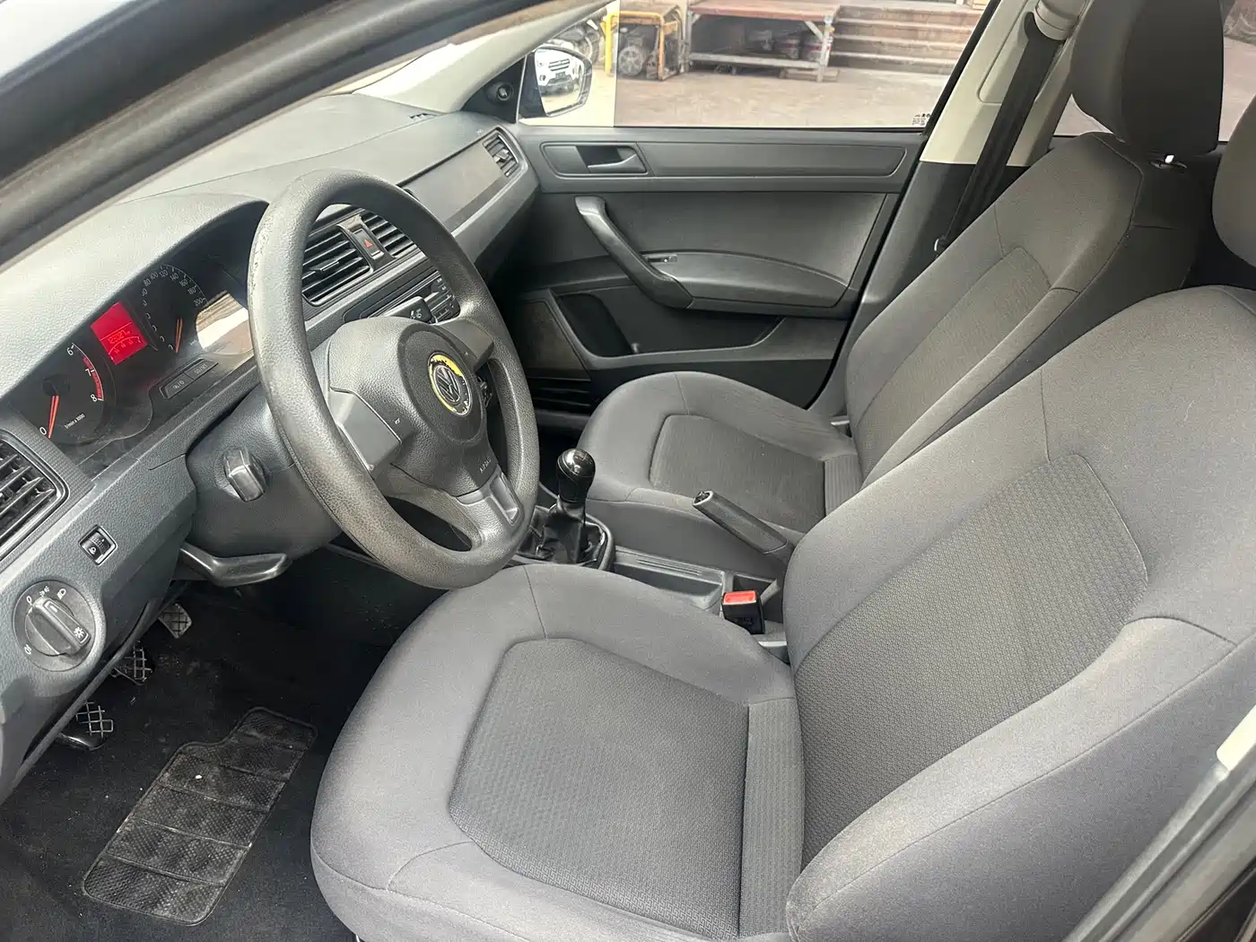 Volkswagen Santana 2015 1.6L Manual Trend Edition фото 9