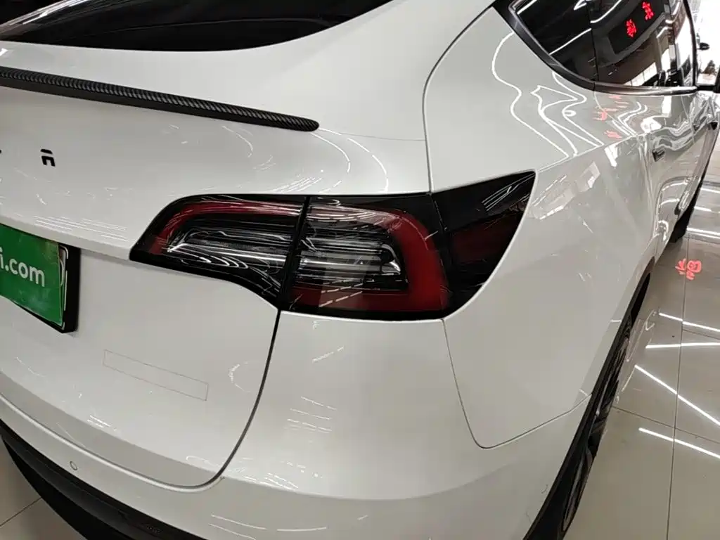 Фото 8 - Tesla Model Y