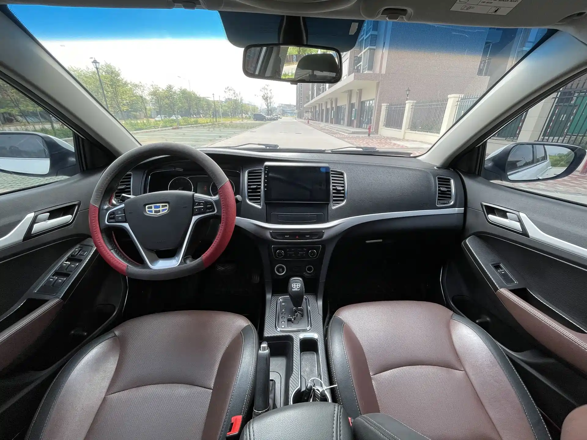 Фото 9 - Geely Vision
