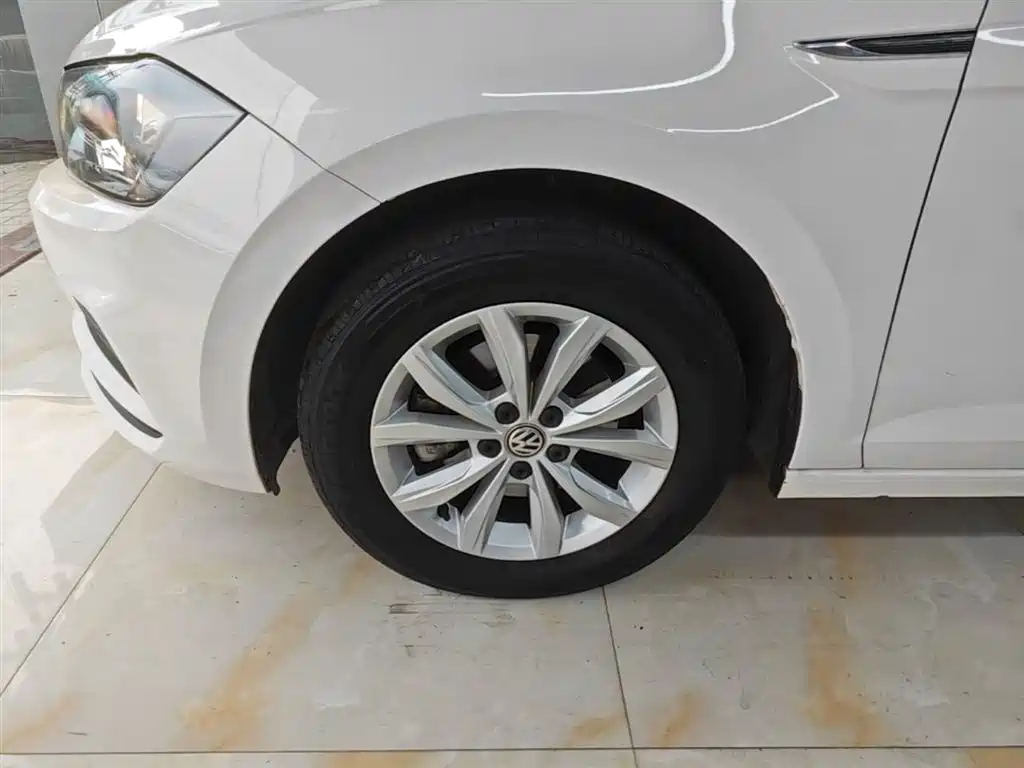 Volkswagen Polo 2019 Plus 1.5L Automatic Colorful Tech Edition фото 23