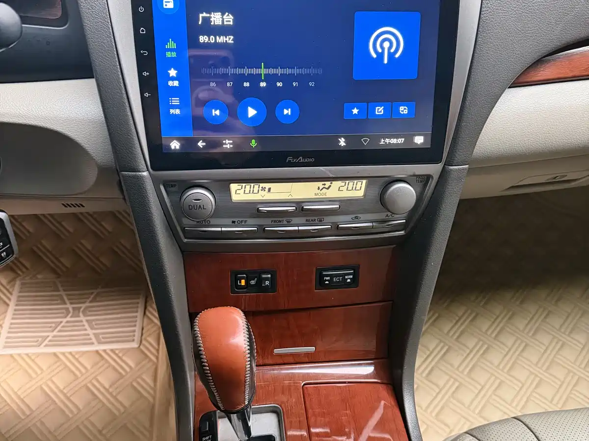 Toyota Camry 2013 200G Classic Luxury Edition фото 17
