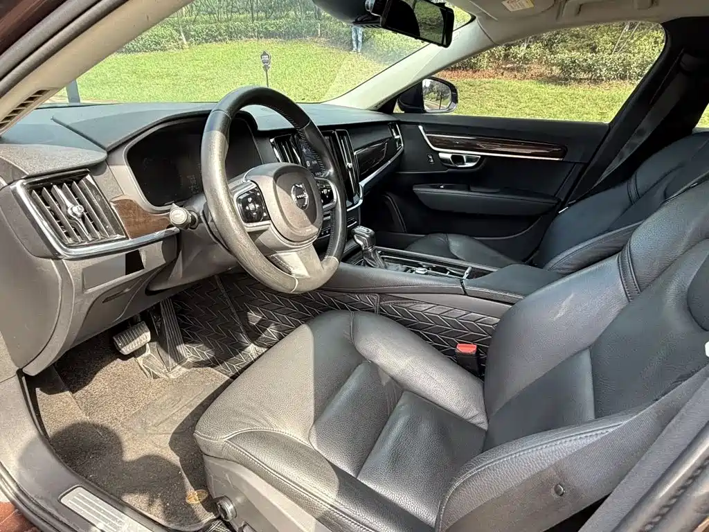 Фото 7 - Volvo S90