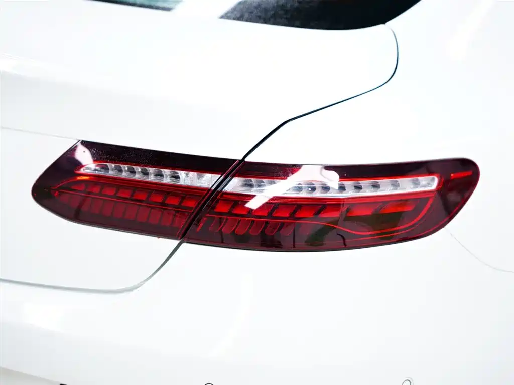 Mercedes-Benz E-Class (Import) 2023 Facelift E 260 Coupe фото 4