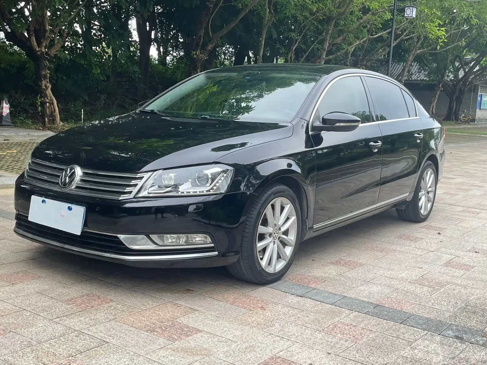 Photo 1 - Volkswagen Magotan