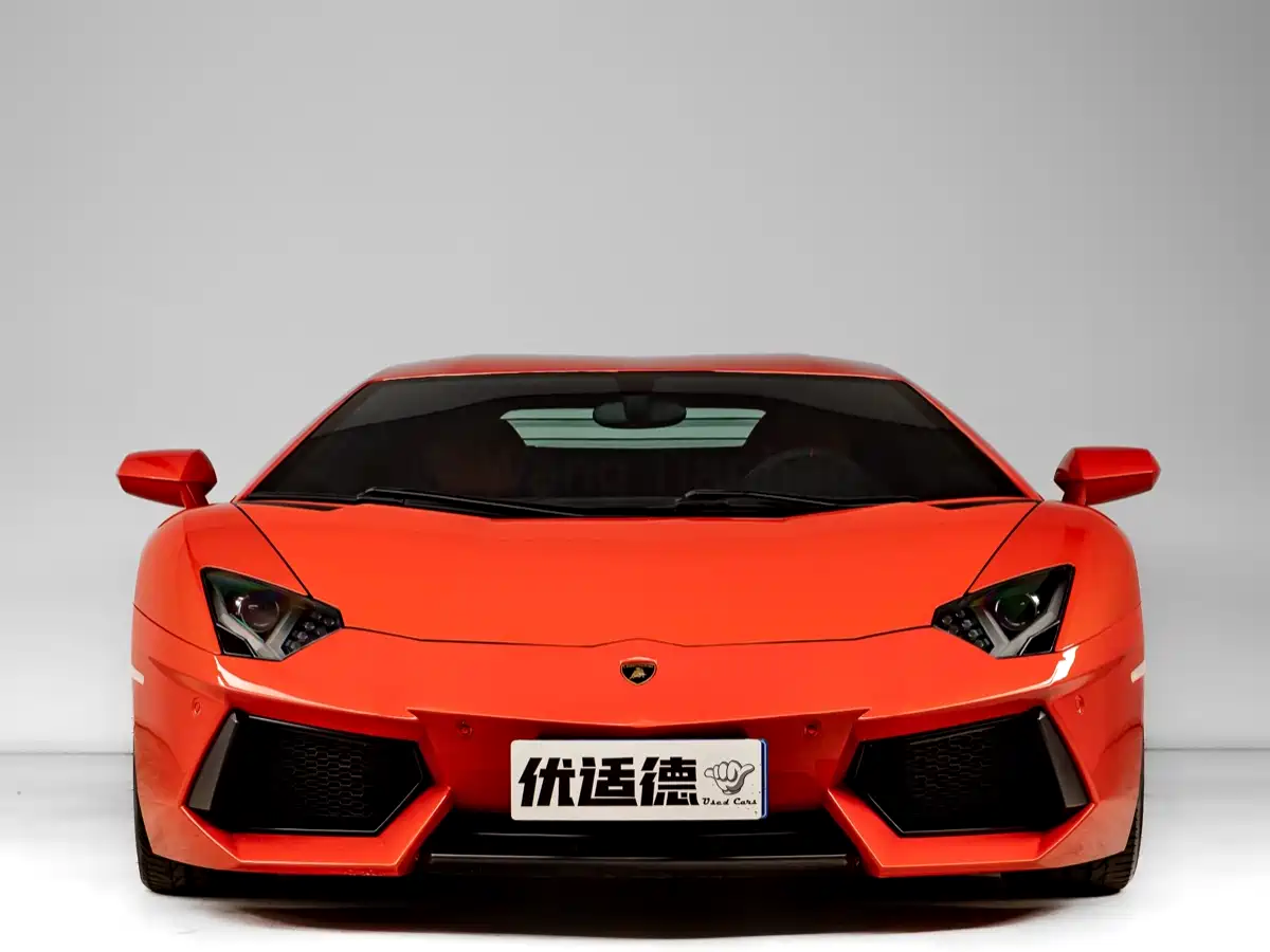 Lamborghini Aventador 2011 LP 700-4 фото 2