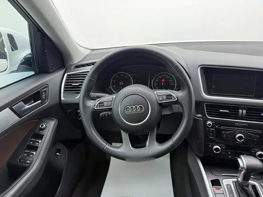 Audi Q5 2018 2017 Plus 40 TFSI Technology