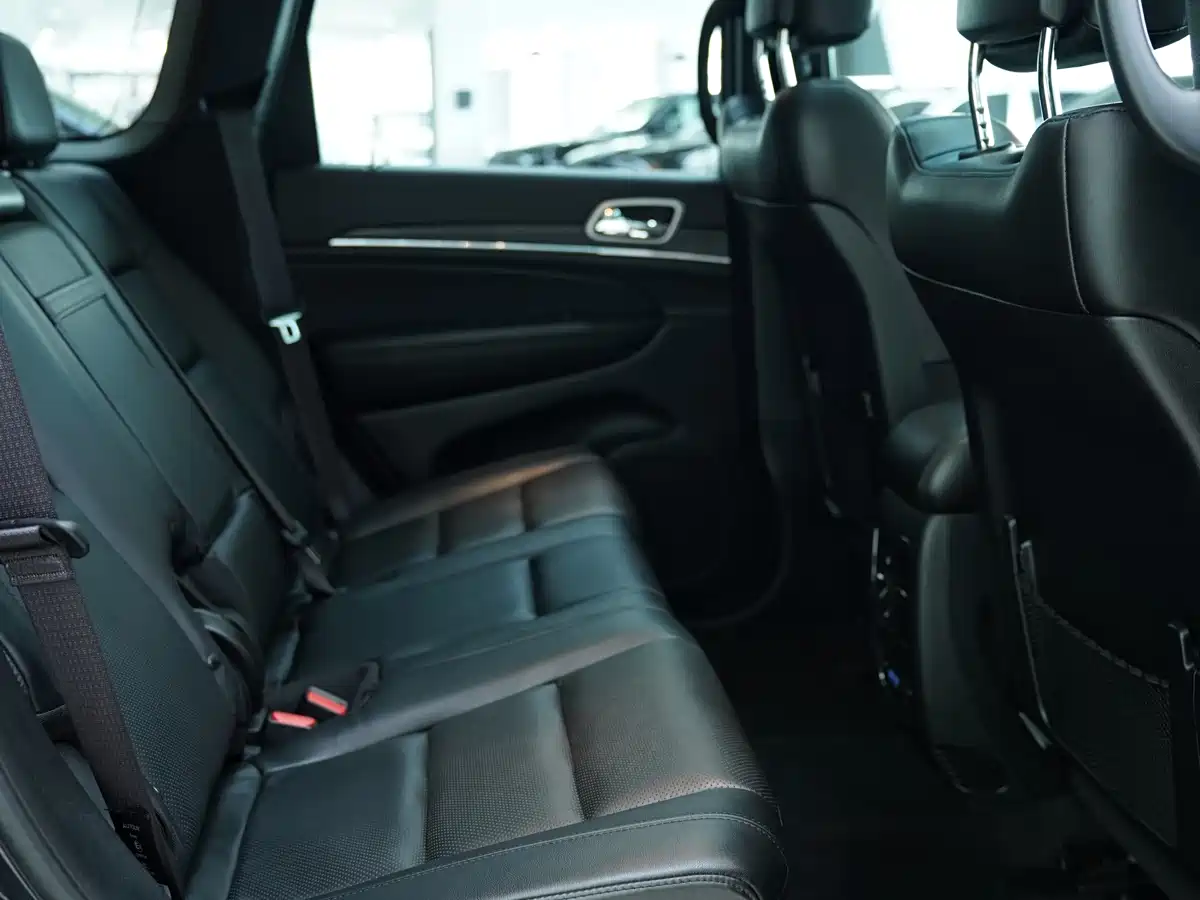 JEEP GRAND CHEROKEE (IMPORTED)