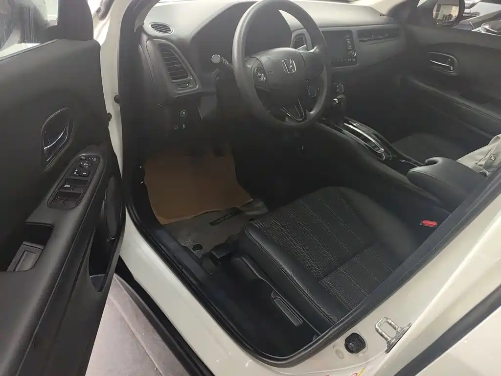 Honda Vezel 2015 2015 1.8L CVT FWD Elite