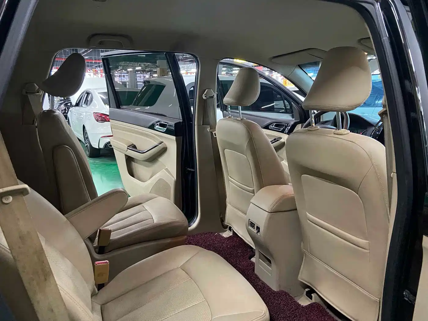 Baojun 730 2014 2014 1.5L Manual Comfort 7-seater