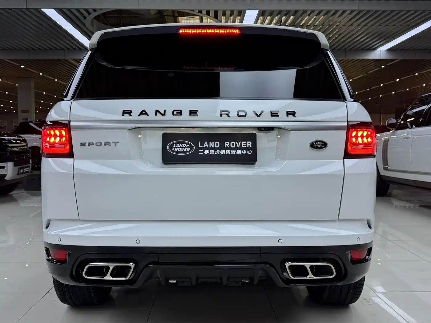 Land Rover Range Rover Sport 2017 3.0 SC V6 SE фото 5