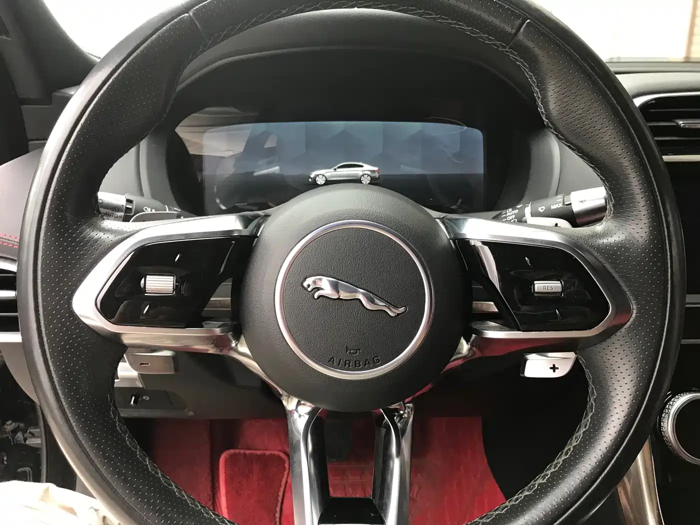 Фото 10 - Jaguar XEL