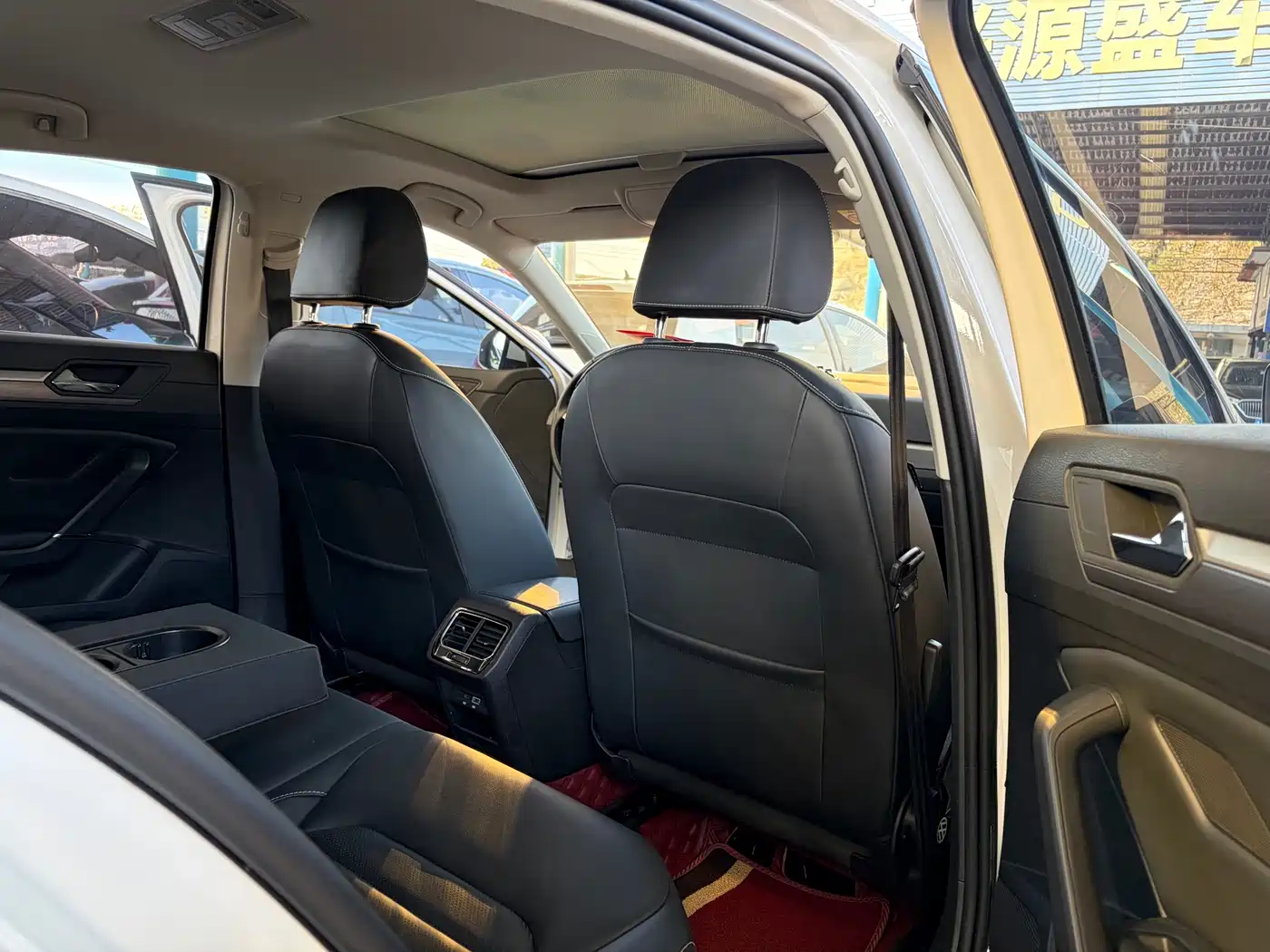 Volkswagen Lamando 2021 280TSI DSG Comfort Edition фото 10