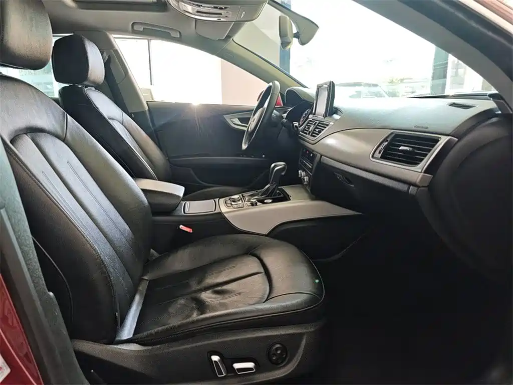 Фото 12 - Audi A7