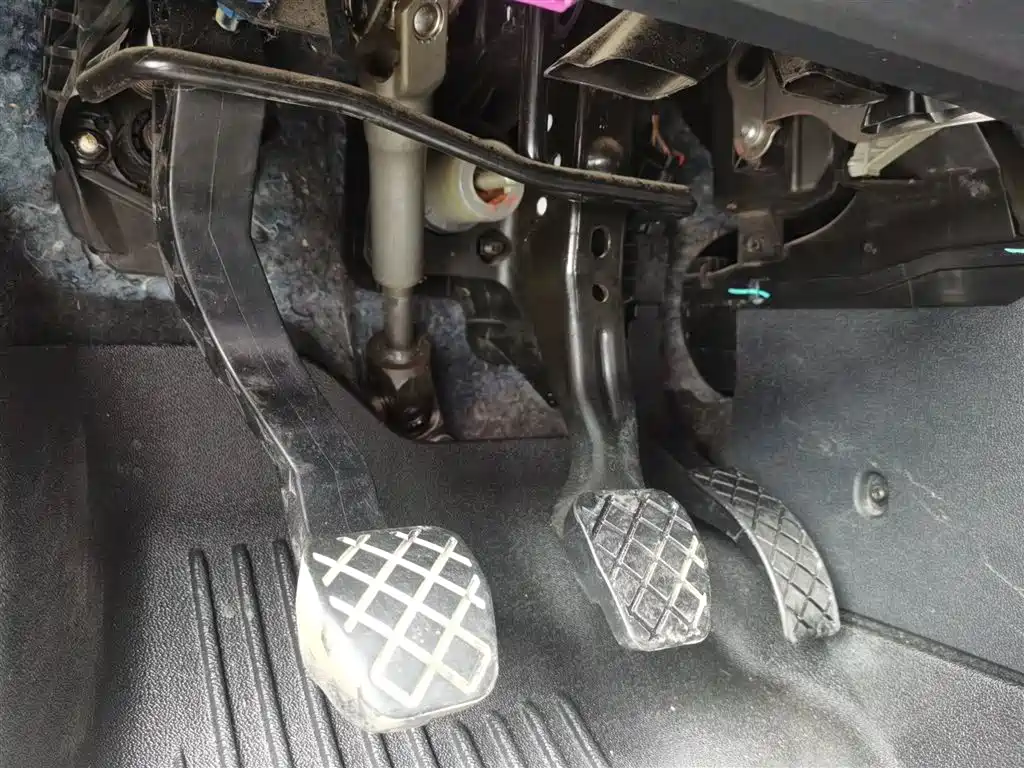 Volkswagen Santana 2016 1.6L Manual Trend Edition фото 7