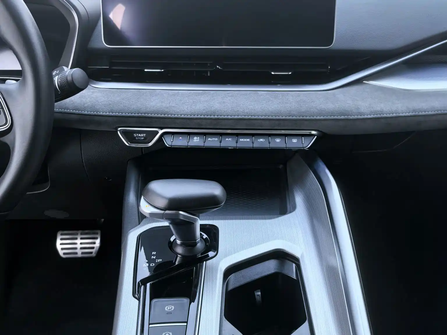 Фото 8 - Geely Preface