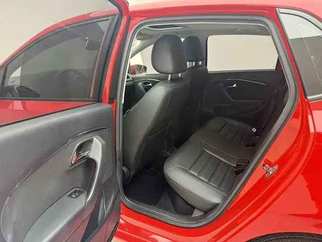 Volkswagen Polo 2018 1.5L Automatic Luxury фото 12