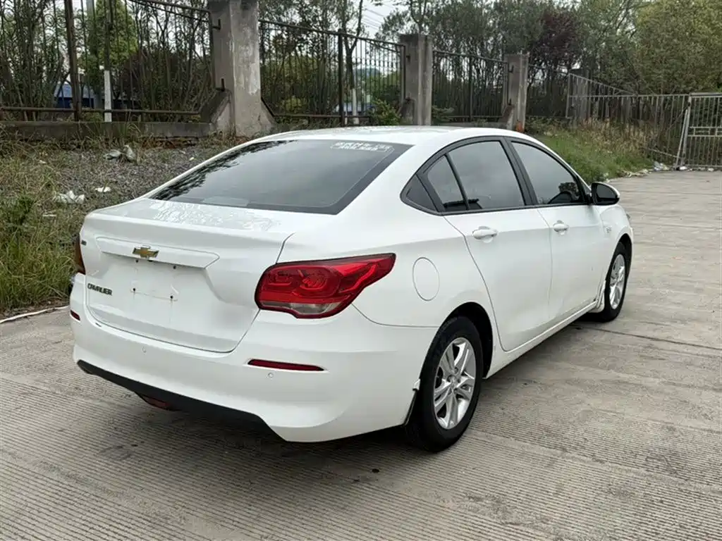 Chevrolet Cavalier 2019 320 Automatic Joy Edition фото 25
