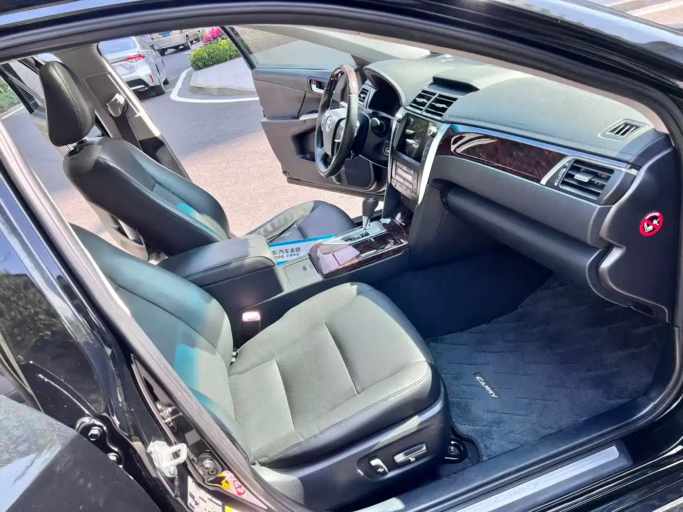 Toyota Camry 2015 2.0G Leading Edition фото 5