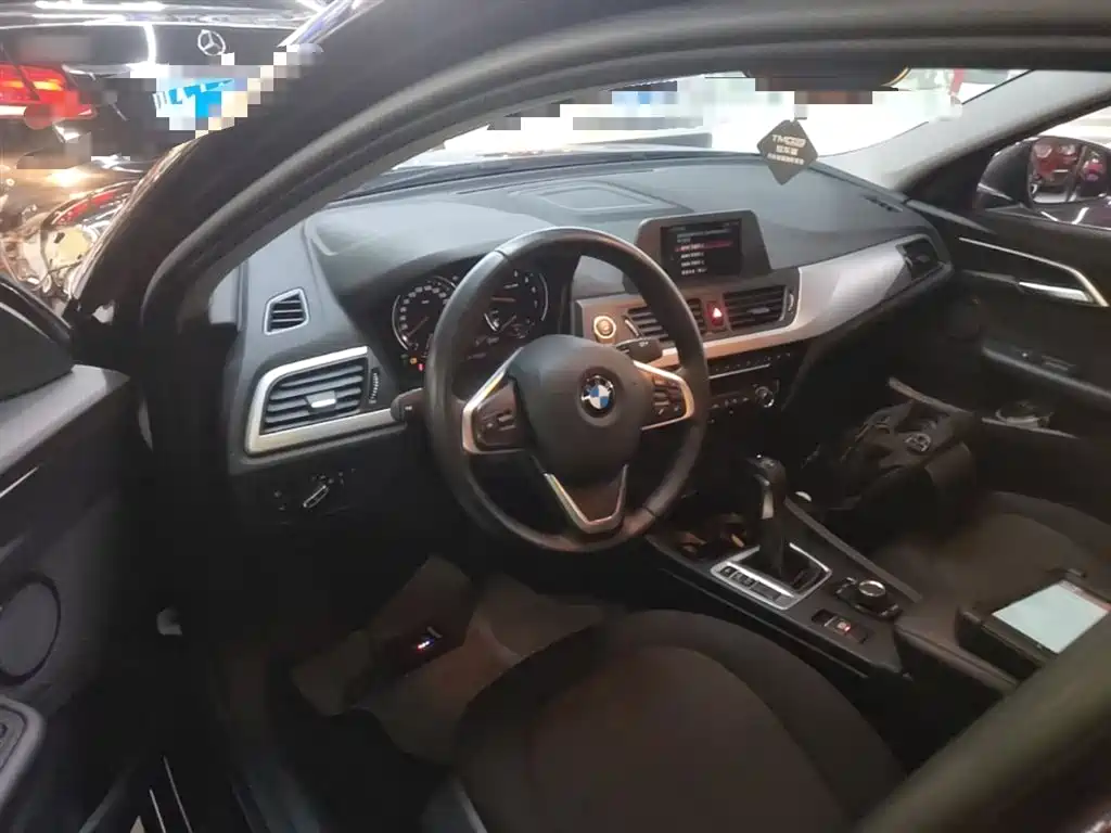 BMW 1 Series 2018 118i Fashion Edition фото 10
