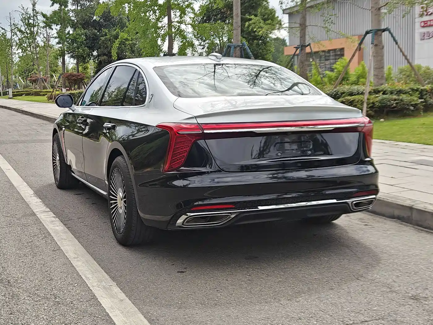 Hongqi H5 2023 1.5T HEV Smart Connect Leader Edition фото 11