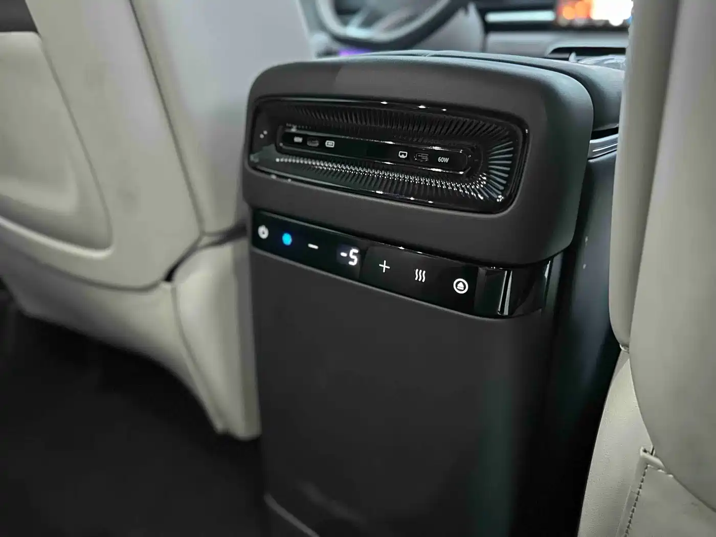 Voyah Auto Voyah Dreamer 2025 PHEV AWD Flagship Kunpeng Edition фото 8