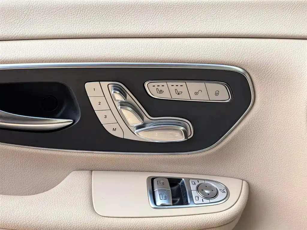 Mercedes-Benz V-Class 2018 V 260 Navigator Edition China VI фото 17