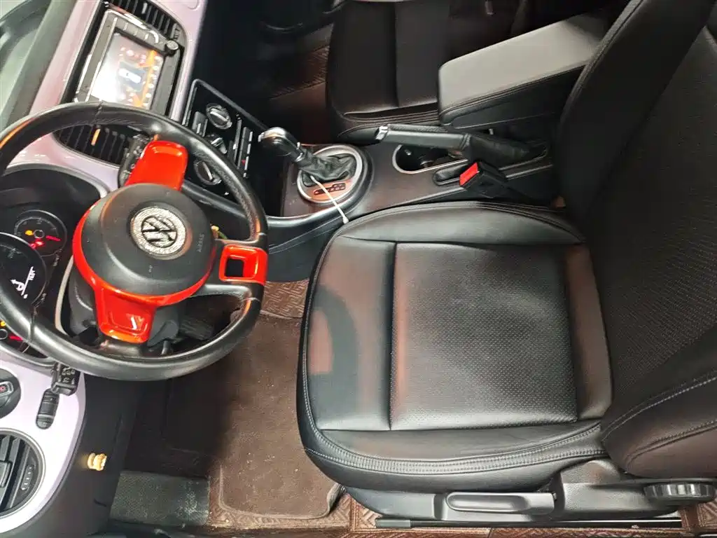 Volkswagen Beetle 2017 180TSI Enjoy фото 16