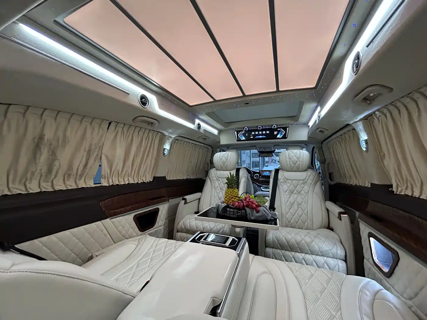 Mercedes-Benz V-Class 2021 V 260 L Long Wheelbase Luxury Edition фото 30
