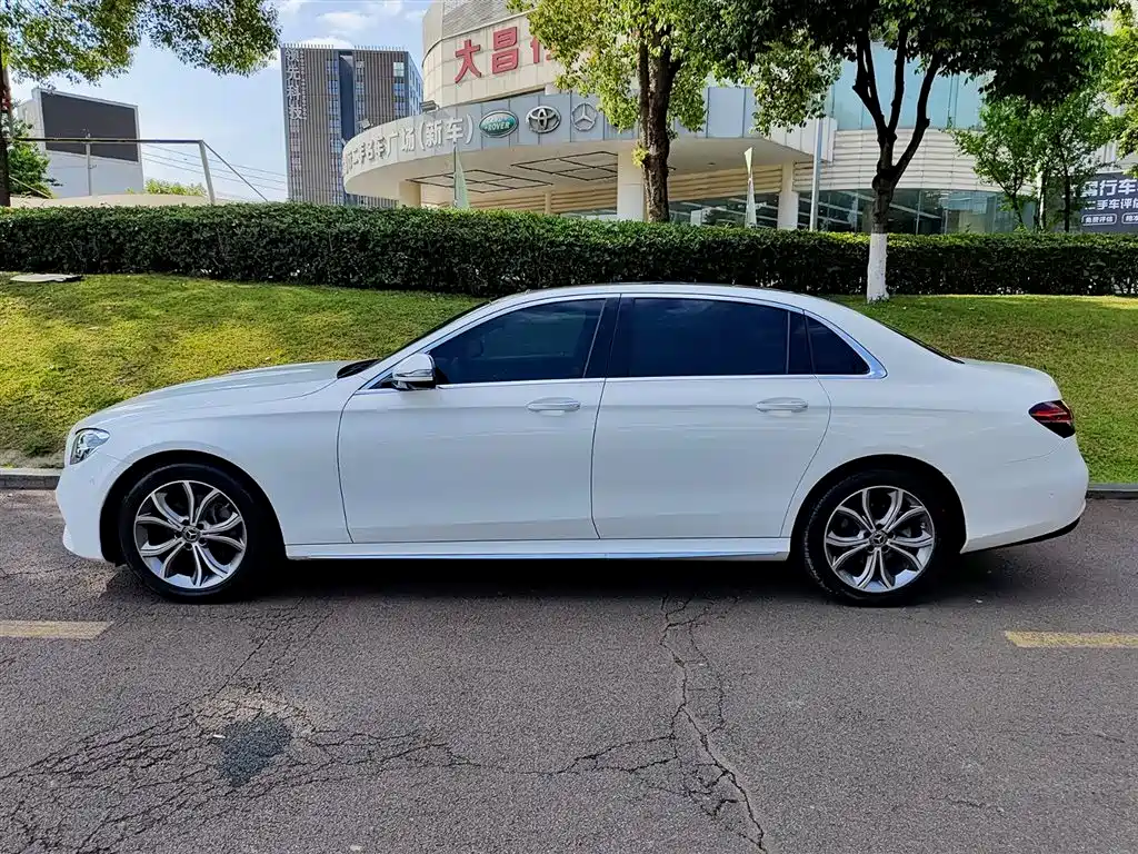Mercedes-Benz E-Class 2021 E 300 L Sport Fashion фото 3