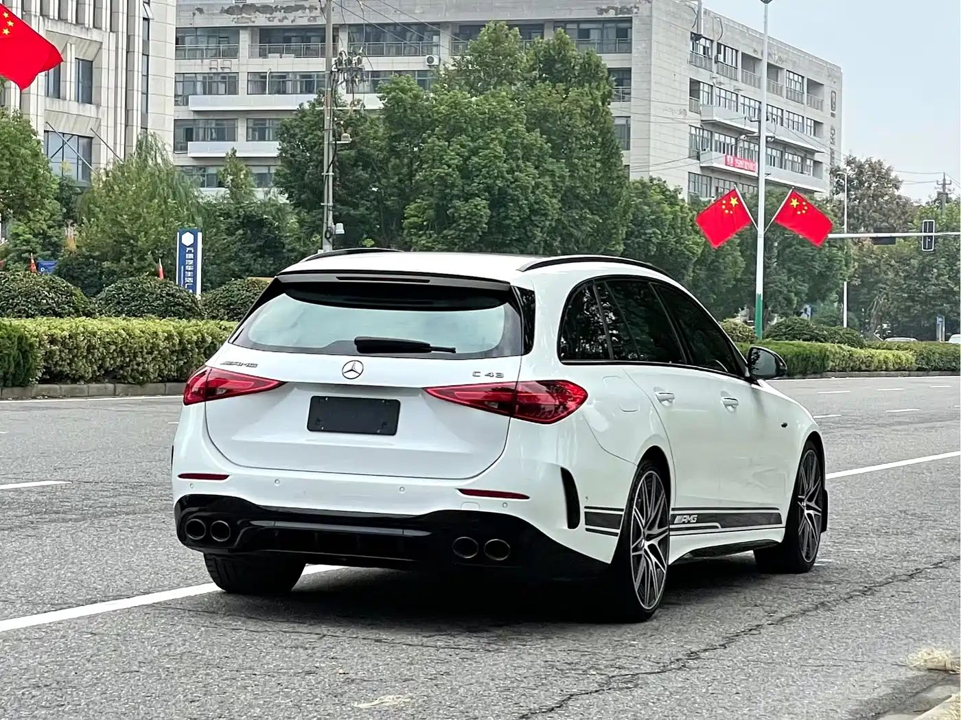 Mercedes-Benz C-Class AMG 2023 AMG C 43 4MATIC Wagon Special Edition фото 4