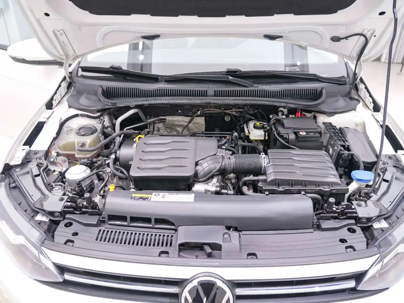 Volkswagen Polo 2021 Plus 1.5L Automatic Colorful Tech Edition фото 22