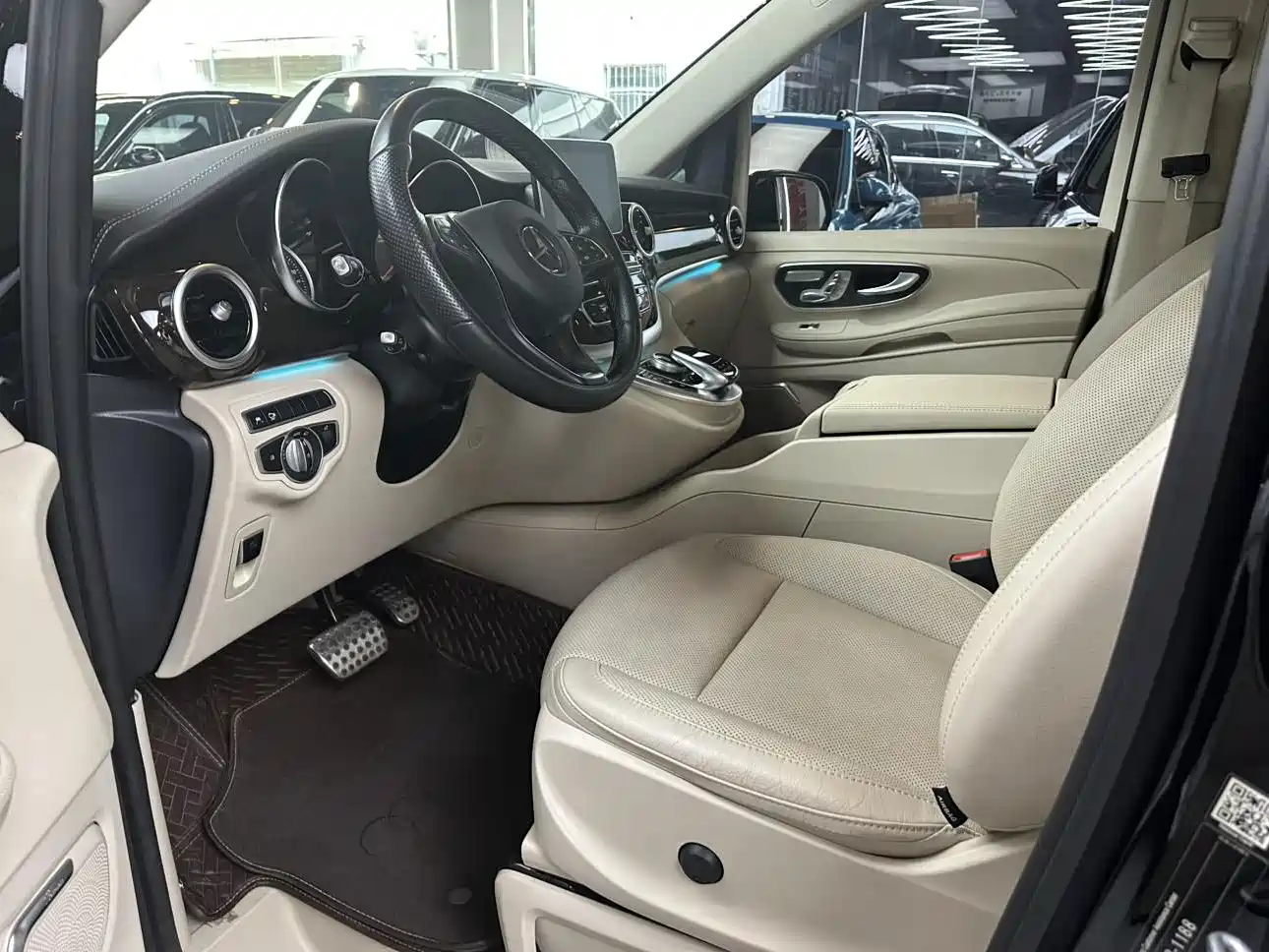 Mercedes-Benz V-Class 2020 V 260 Luxury Edition фото 5