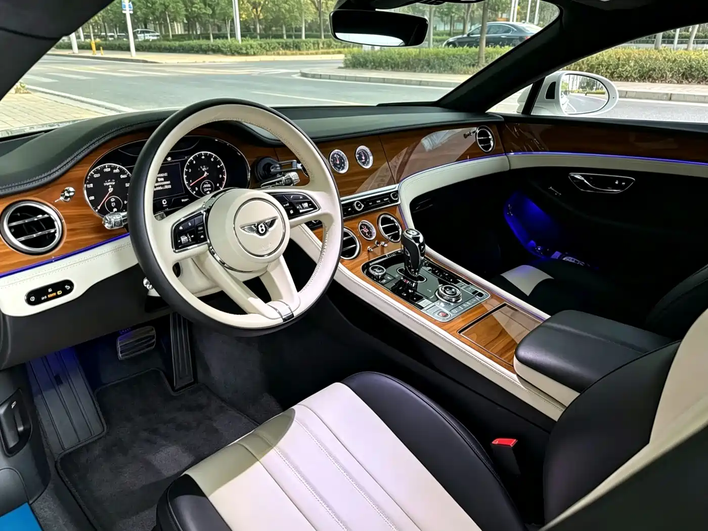 Bentley Continental 2020 4.0T GT V8 фото 5