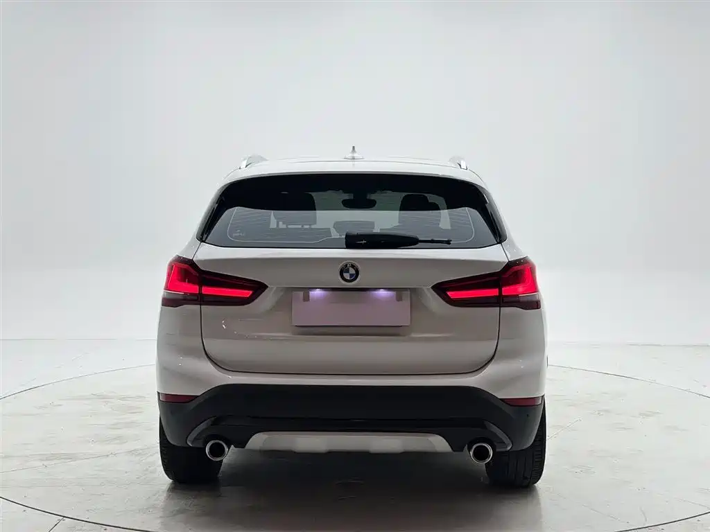 BMW X1 2022 sDrive20Li Fashion фото 5