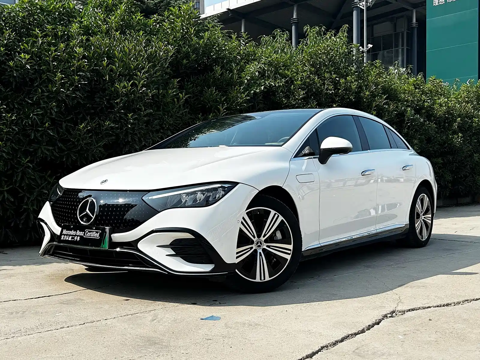 Фото 1 - Mercedes-Benz EQE