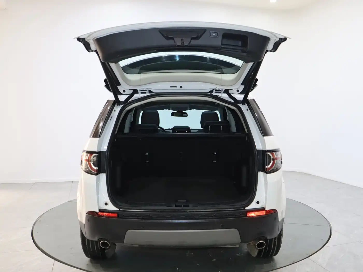 Land Rover Discovery Sport 2018 240PS SE Edition фото 14
