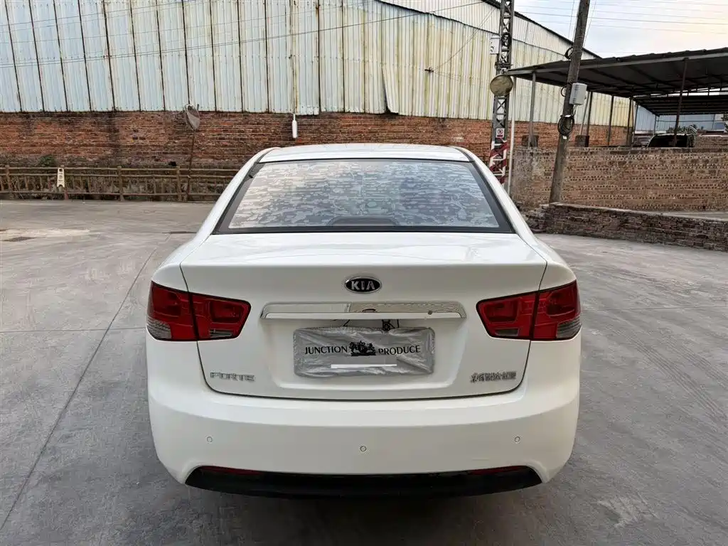 Kia Forte 2012 1.6L AT GLS Commemorative Edition фото 4