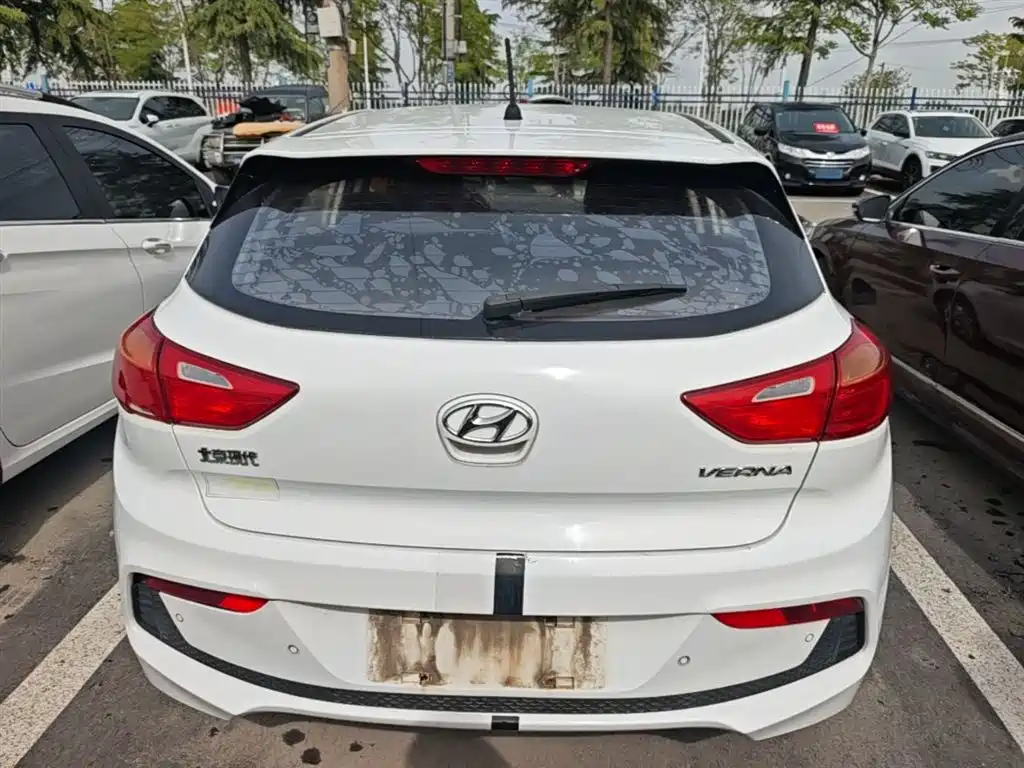 Hyundai Verna RV 2017 1.4L Manual Cool Edition GLS China V фото 4