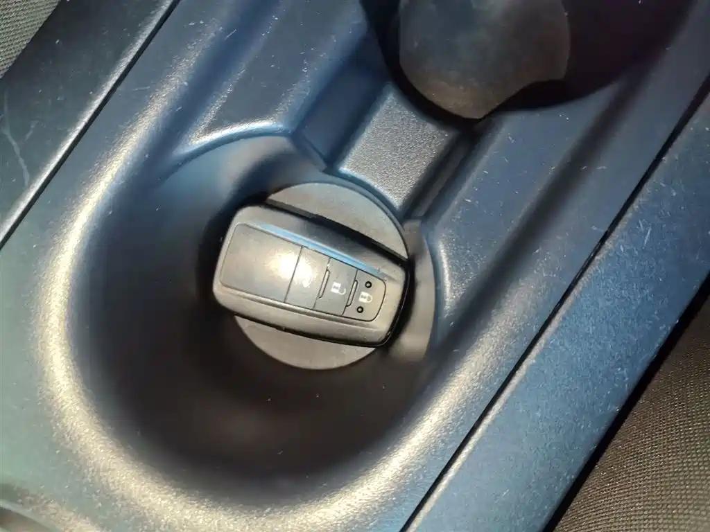 Toyota Corolla 2021 Hybrid 1.8L E-CVT Pioneer Edition фото 12
