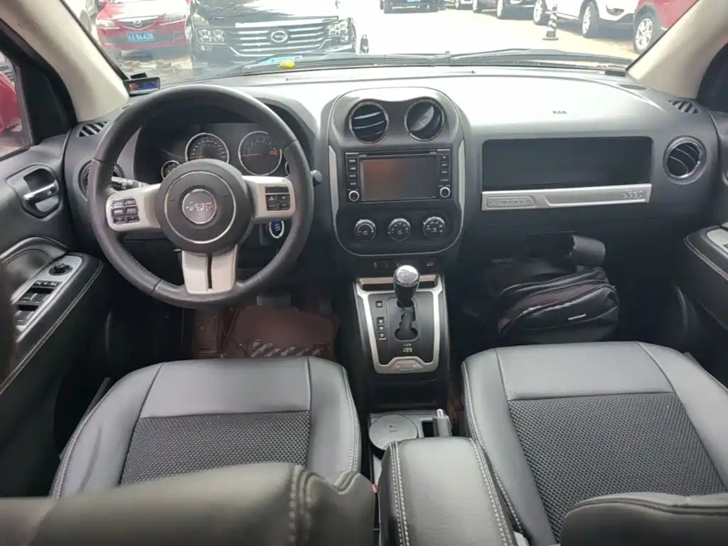 Jeep Compass (Import) 2014 2014 Facelift 2.4L 4WD Comfort Edition