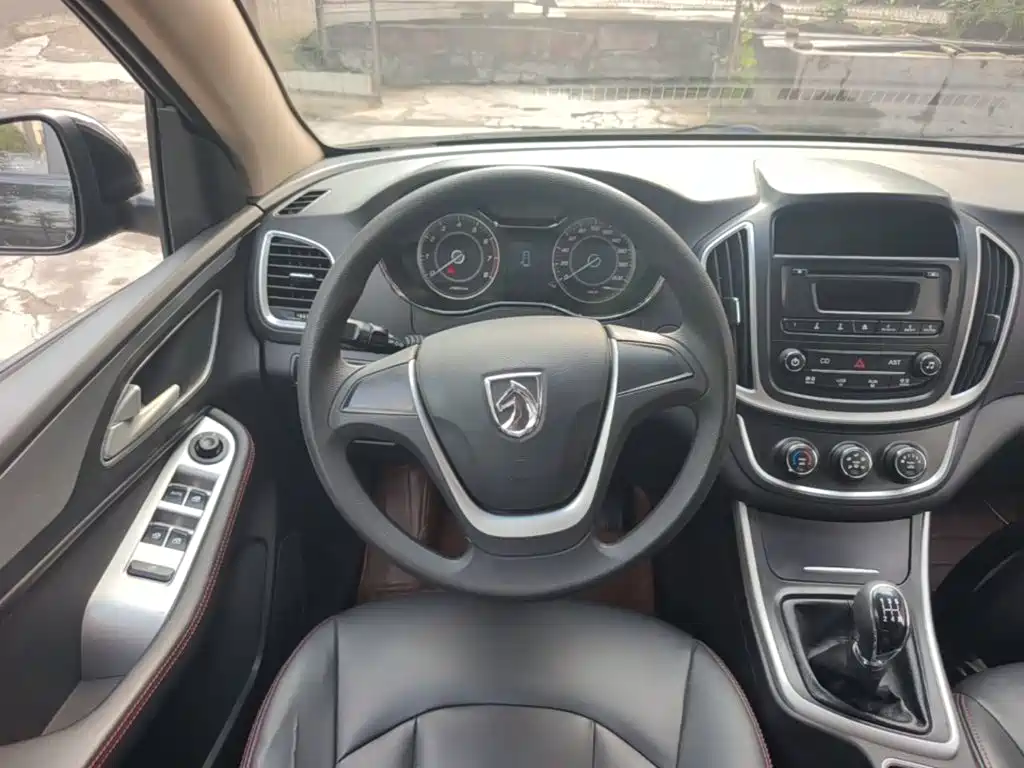 Baojun 560 2015 2015 1.8L Manual Comfort