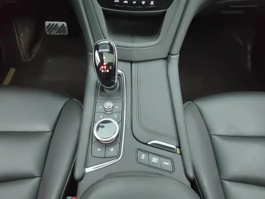 Cadillac XT5 2023 2.0T 2WD Fashion Edition фото 16