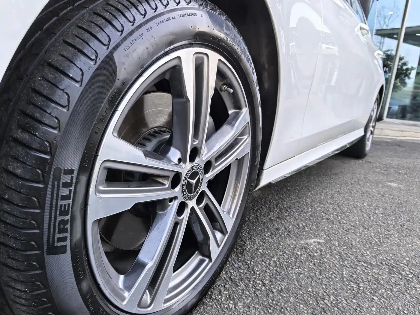 MERCEDES-BENZ E CLASS